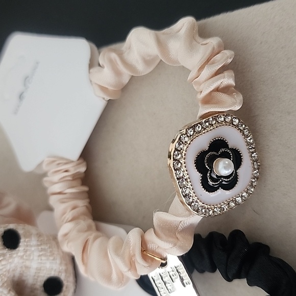 Set of 3 Satin Hair Ties Tweed Bow Camellia Flower New - Picture 4 of 5